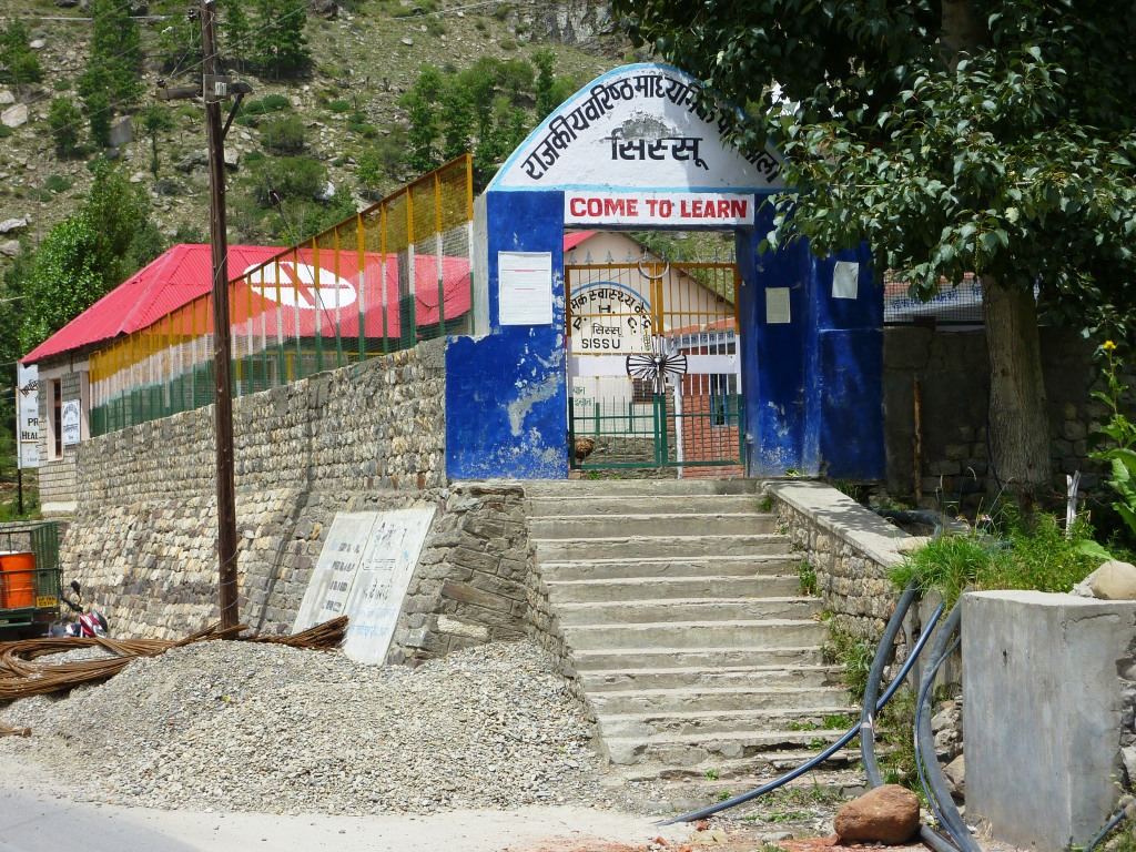 Manali to Kaza via Kunzum Pass: is the road open, and how long does the drive take?